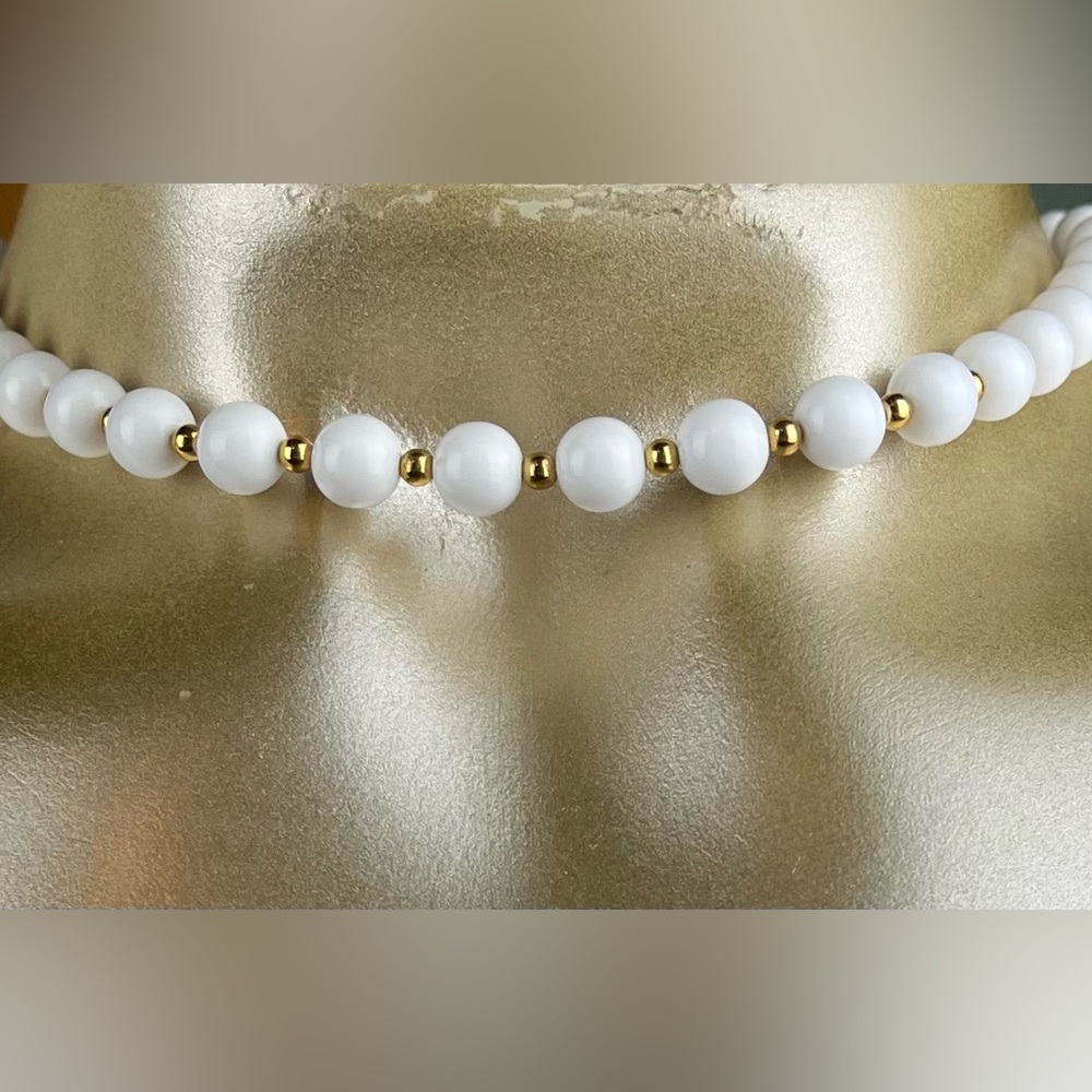 Vintage Signed MONET White Gold Tone Beaded Adjustable Choker Necklace Mod Retro